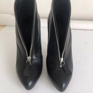 Alexander McQueen Ankle Boots - Black with front zipper detail. 5" heel. Size 40
